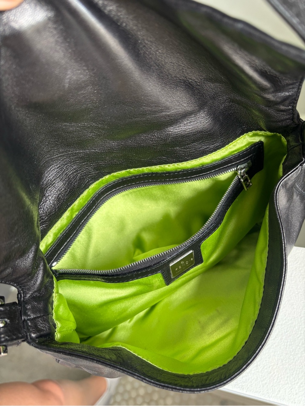 Rare Vintage Fendi Mamma Baguette – Black Leather & Lime Green FF Buckle - Picture 8 of 12